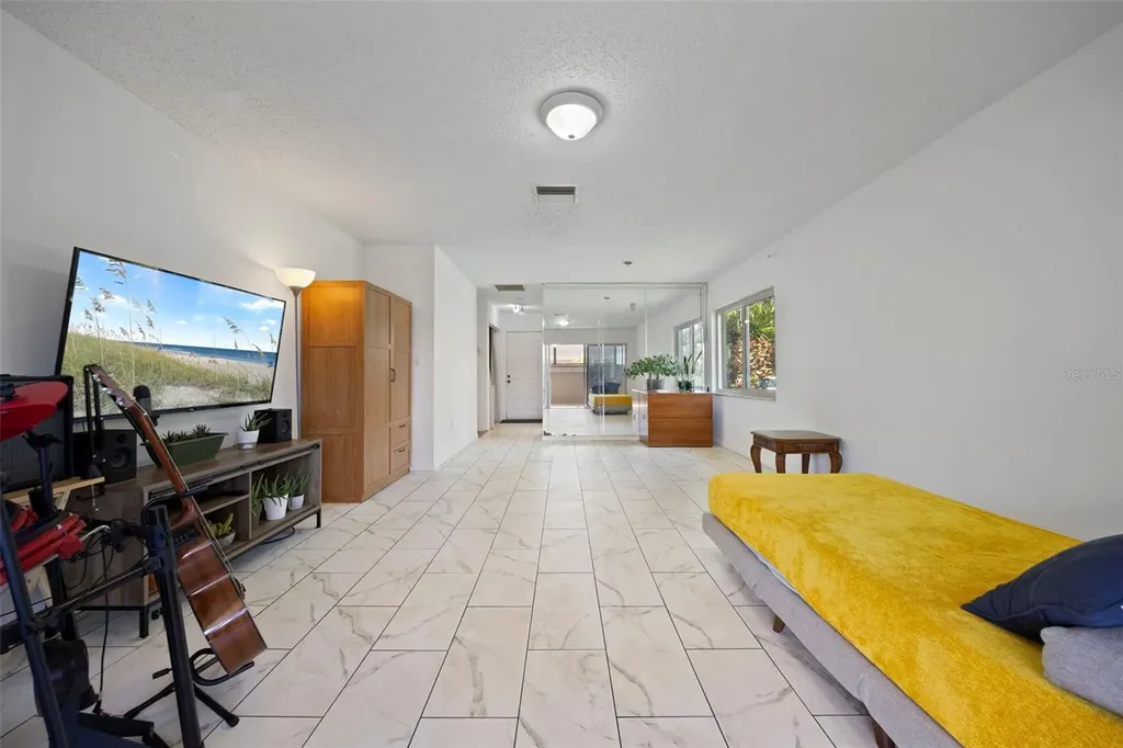 2484 Laurelwood Drive Clearwater FL 33763