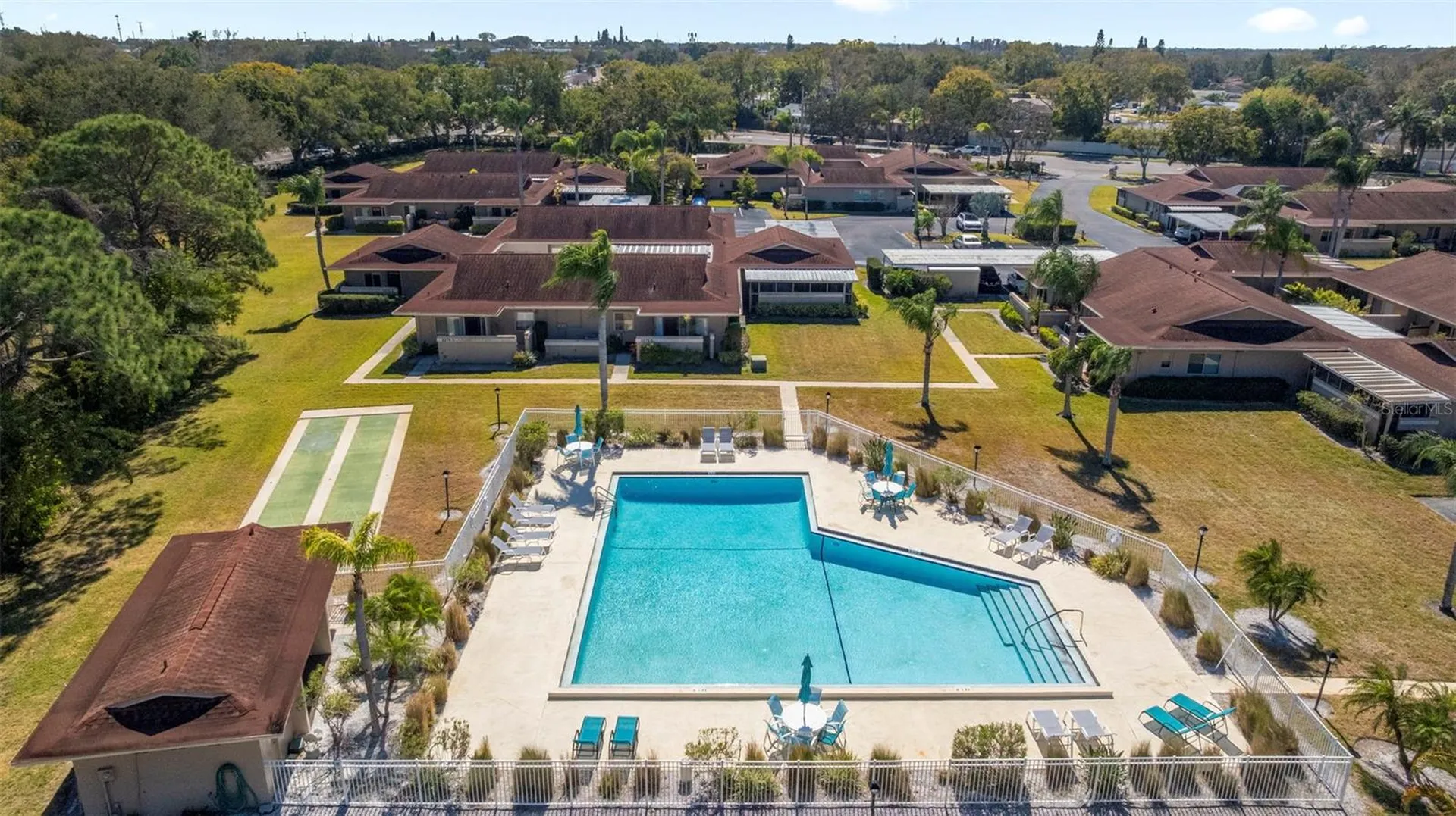 2484 Laurelwood Drive Clearwater FL 33763