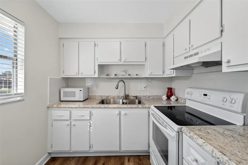 1802 Bedford Lane Sun City Center FL 33573