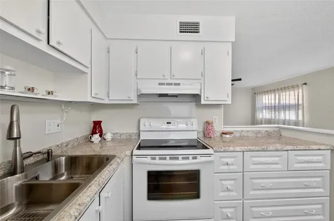 1802 Bedford Lane Sun City Center FL 33573