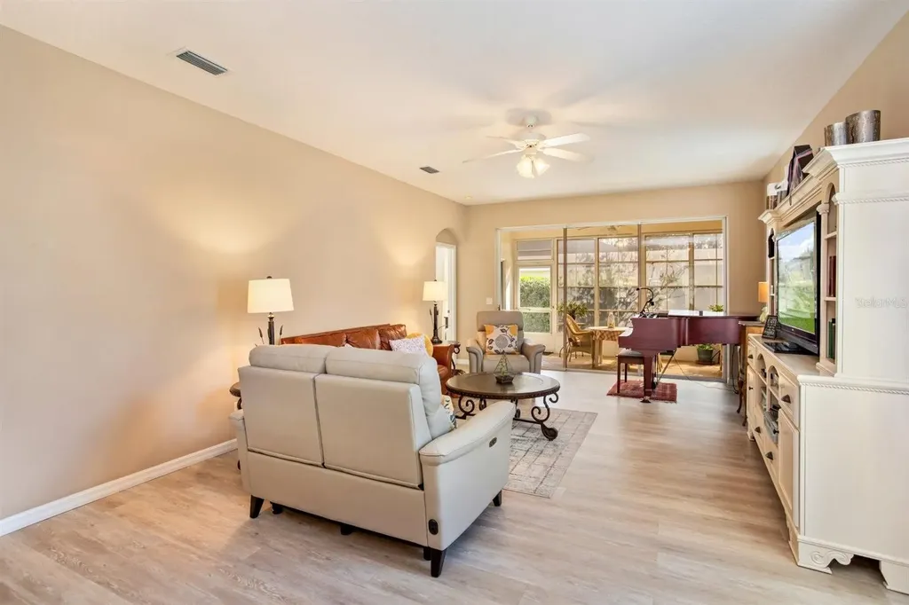 5552 King James Avenue Leesburg FL 34748