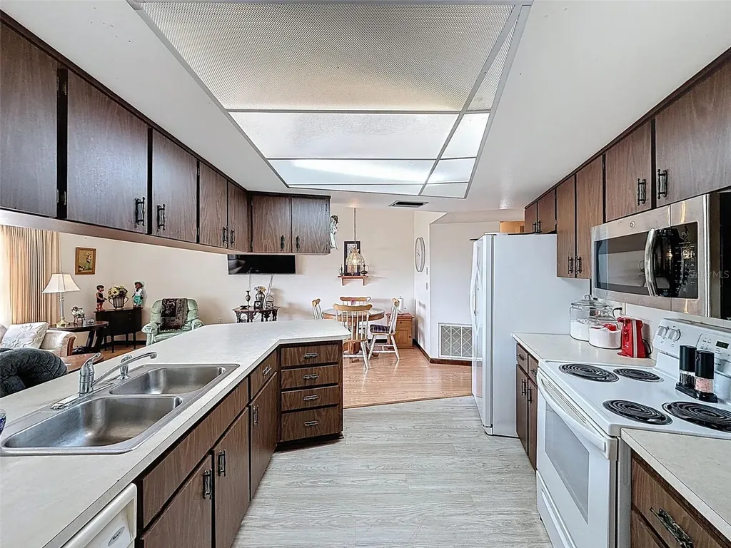 9030 Hernando Way Weeki Wachee FL 34613