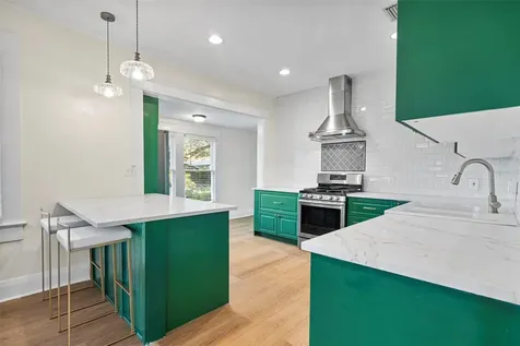 5709 N Suwanee Avenue Tampa FL 33604