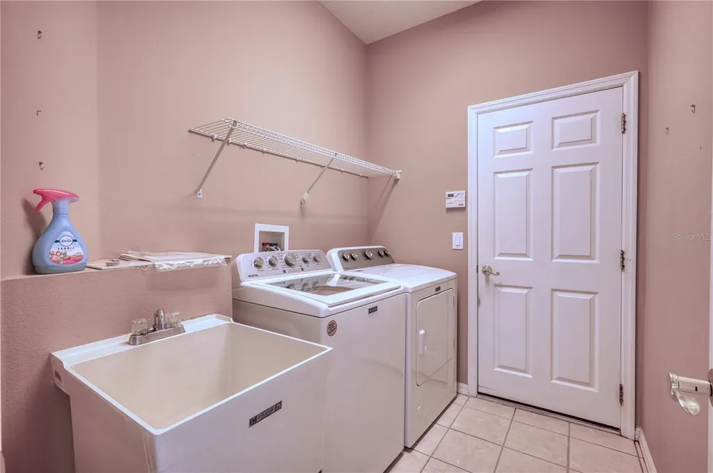 8025 Stirling Falls Circle Sarasota FL 34243