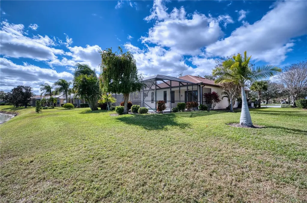 8025 Stirling Falls Circle Sarasota FL 34243