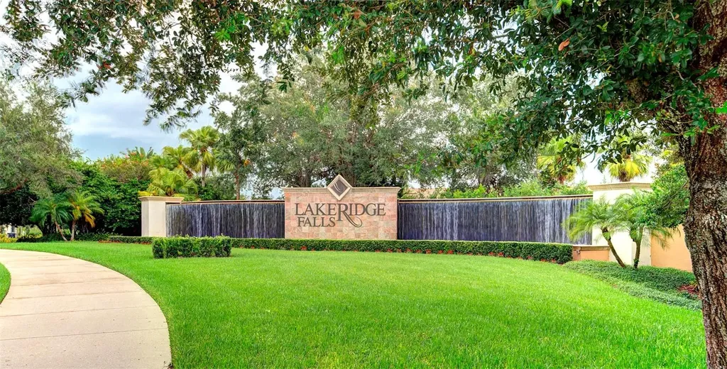 8025 Stirling Falls Circle Sarasota FL 34243