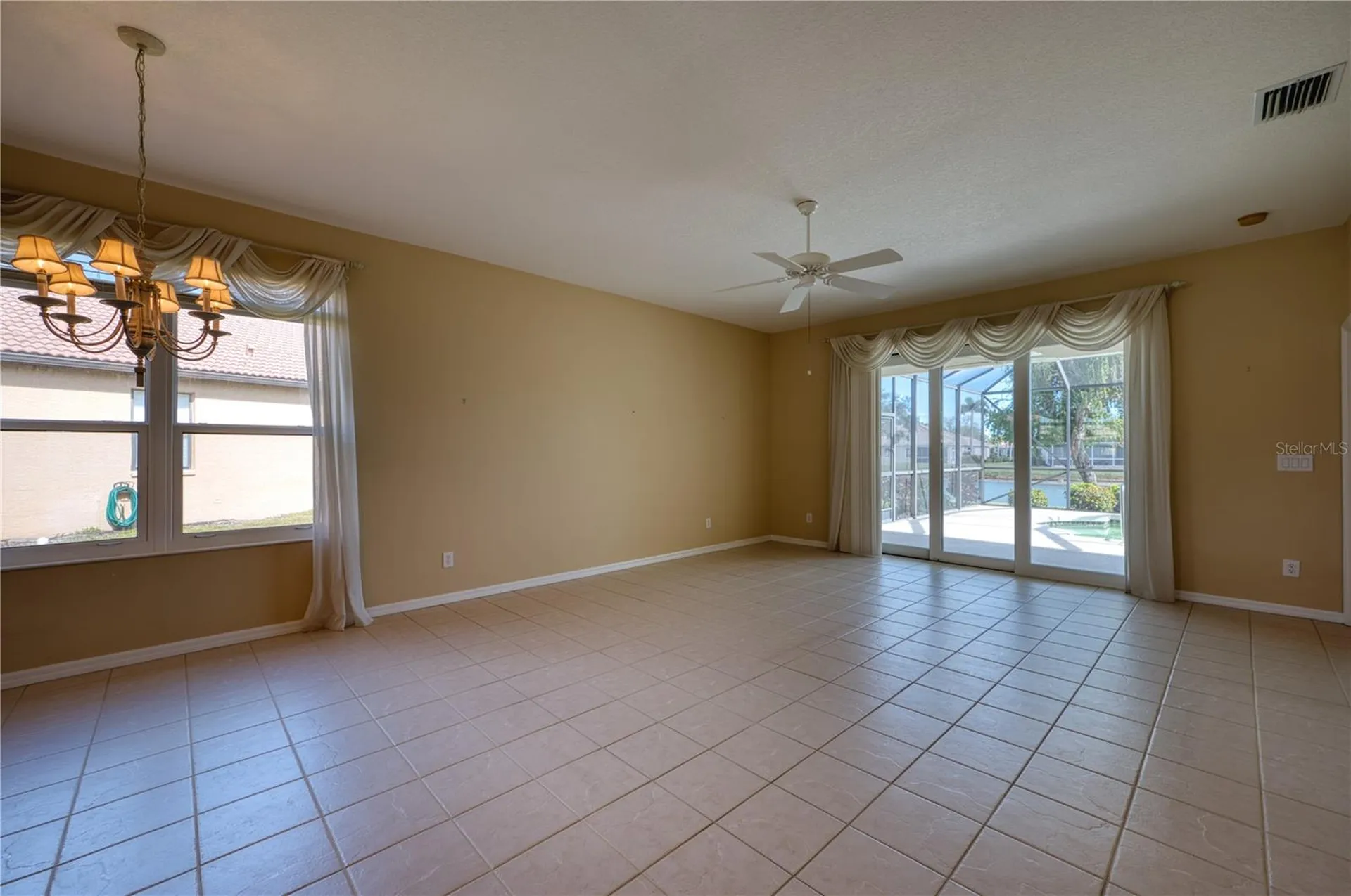 8025 Stirling Falls Circle Sarasota FL 34243
