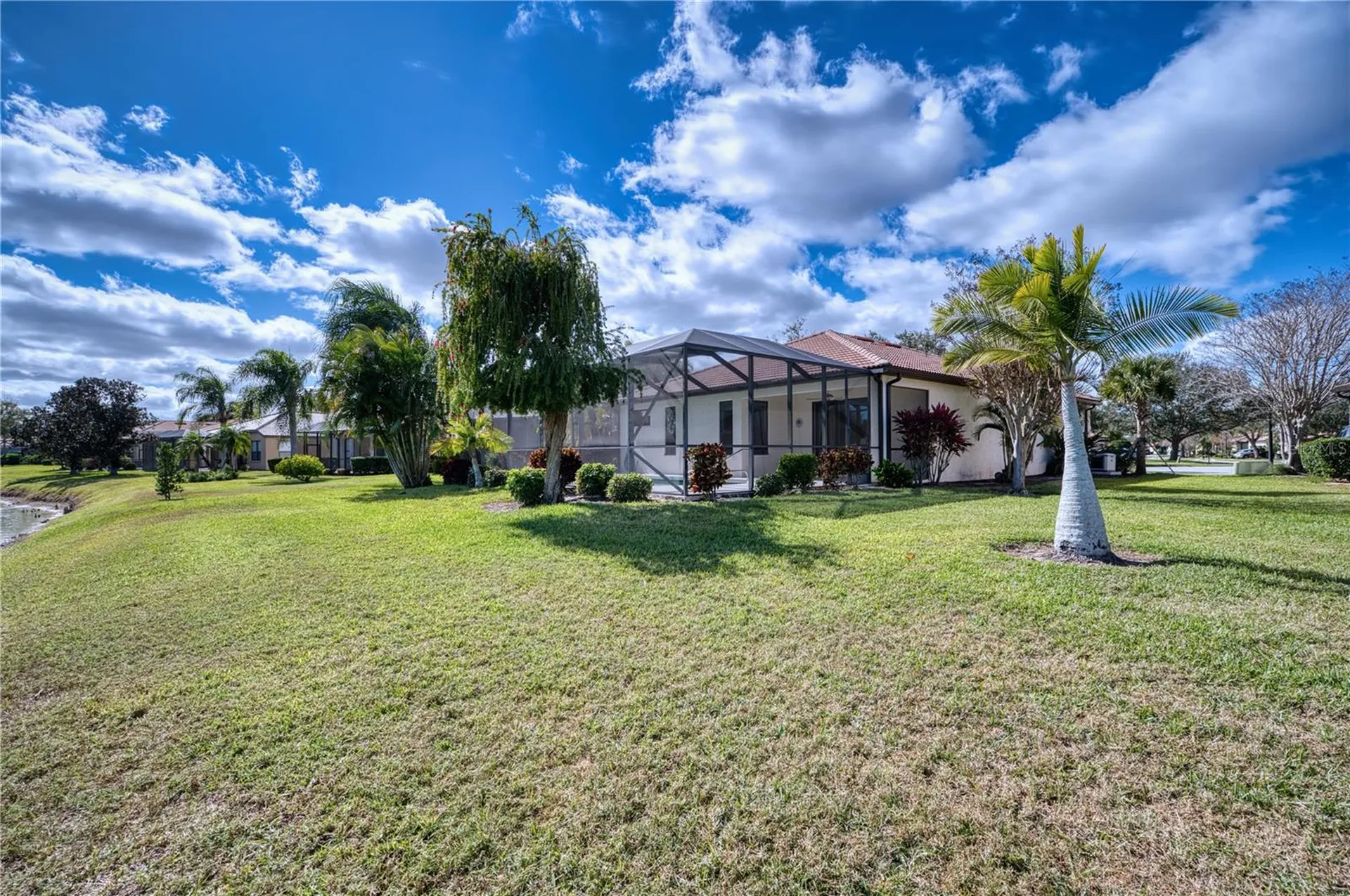 8025 Stirling Falls Circle Sarasota FL 34243