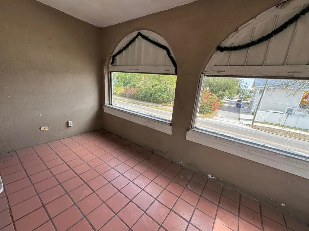 1310 28th Street N St Petersburg FL 33713