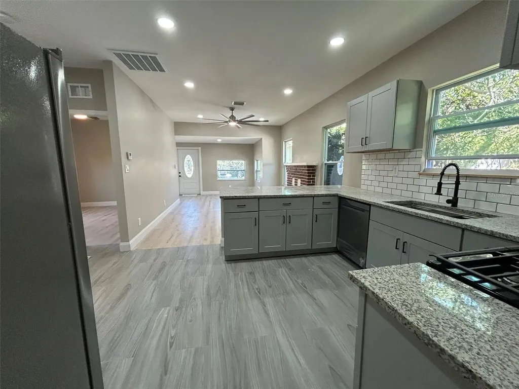 1218 13th Avenue S St Petersburg FL 33705