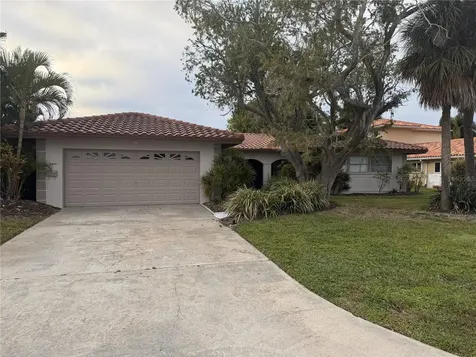 2075 Kansas Avenue NE St Petersburg FL 33703