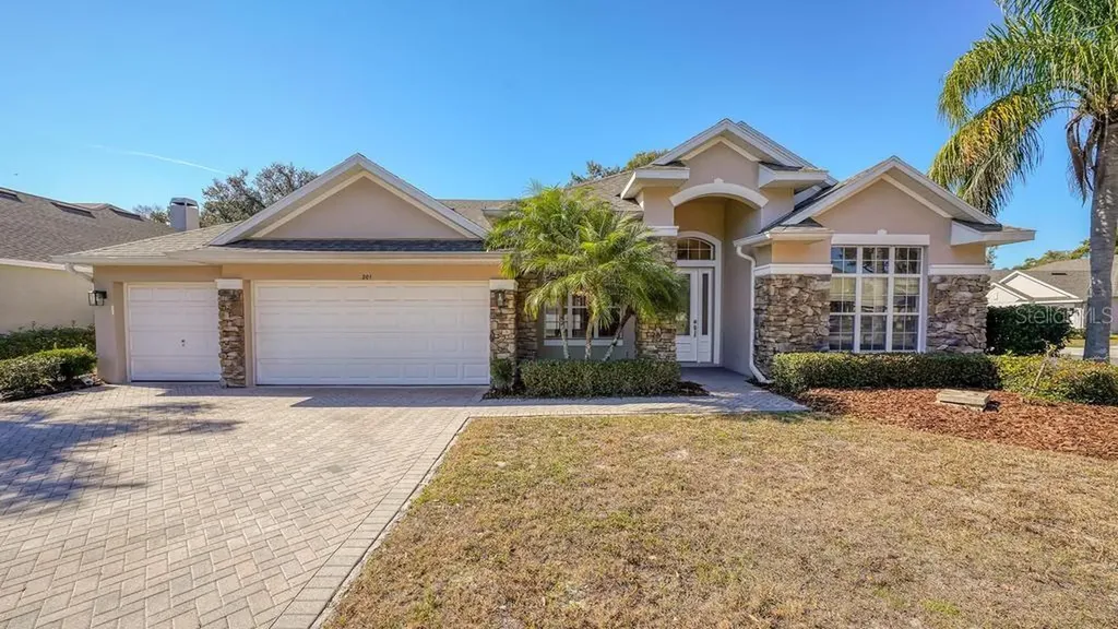 201 W Blue Water Edge Drive Eustis FL 32736