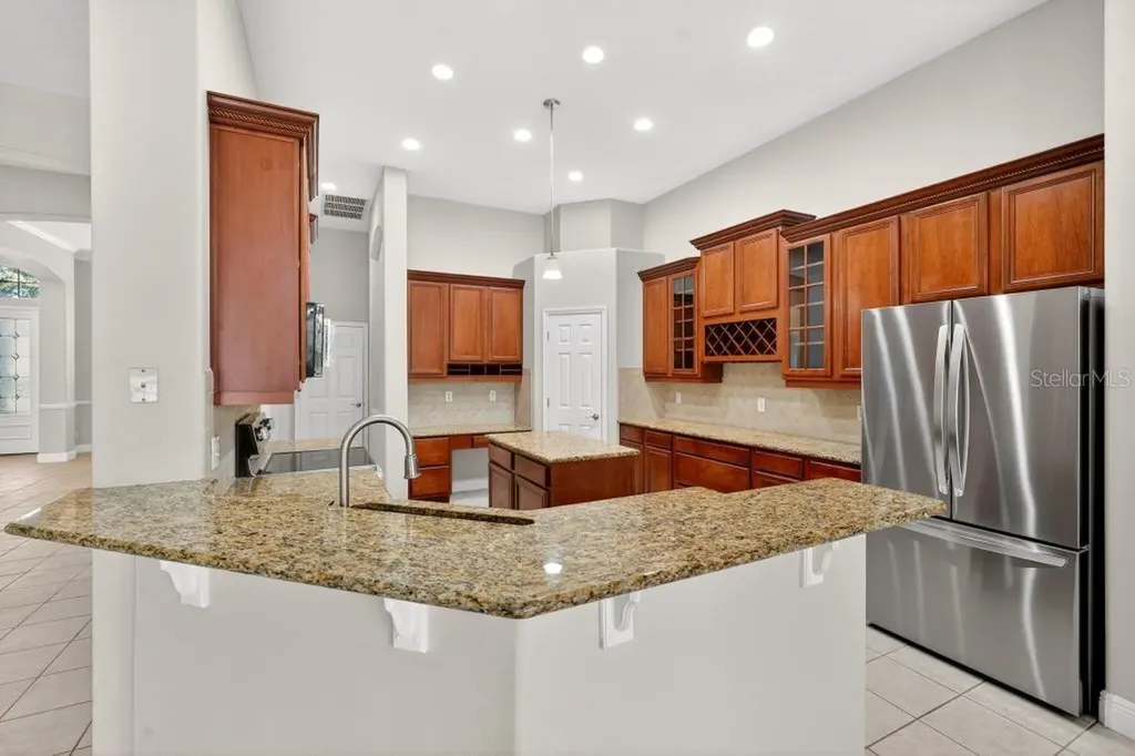 201 W Blue Water Edge Drive Eustis FL 32736