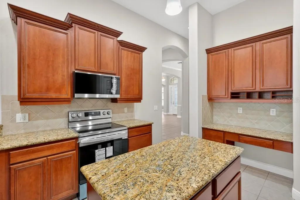 201 W Blue Water Edge Drive Eustis FL 32736