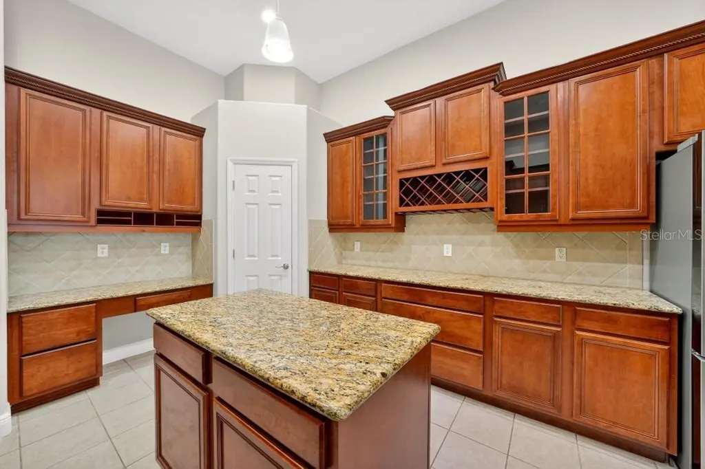 201 W Blue Water Edge Drive Eustis FL 32736