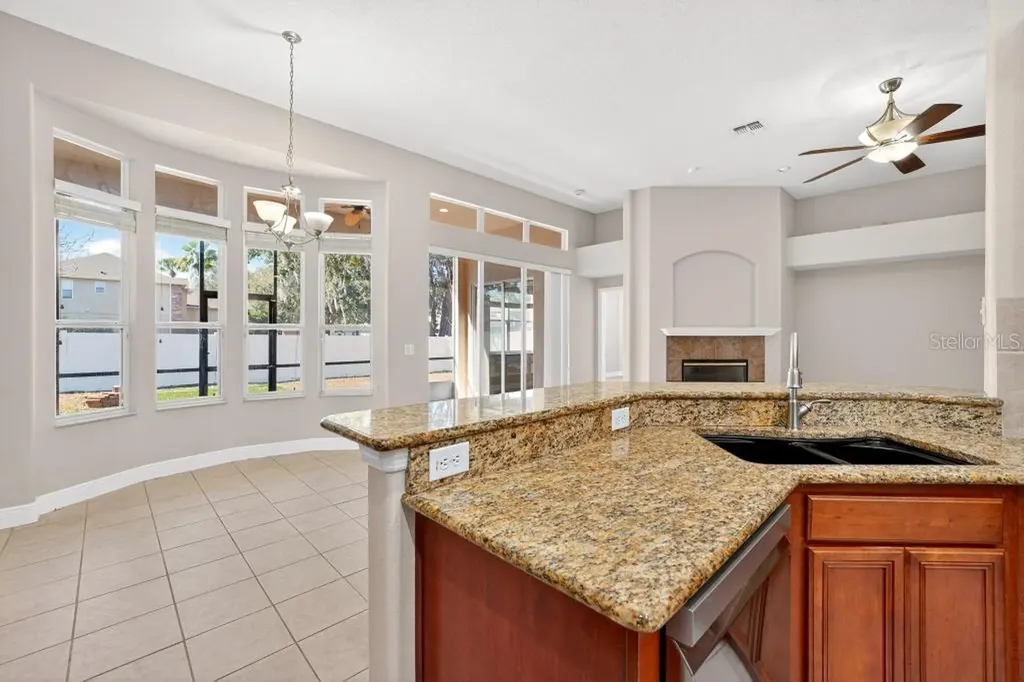 201 W Blue Water Edge Drive Eustis FL 32736