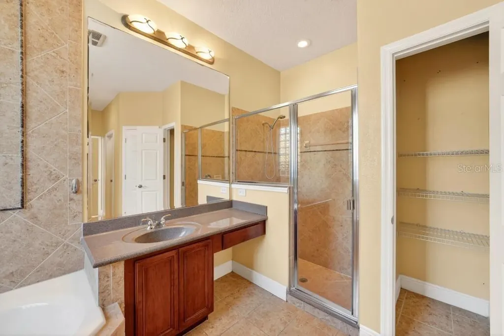 201 W Blue Water Edge Drive Eustis FL 32736