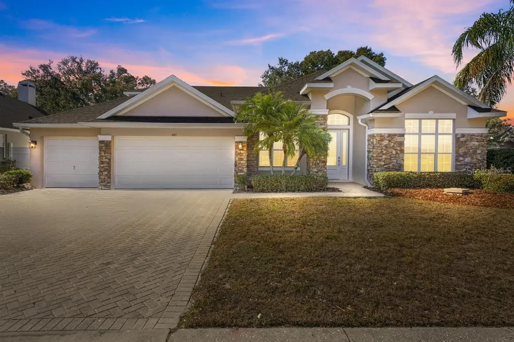 201 W Blue Water Edge Drive Eustis FL 32736