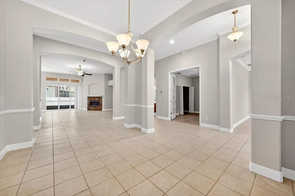 201 W Blue Water Edge Drive Eustis FL 32736