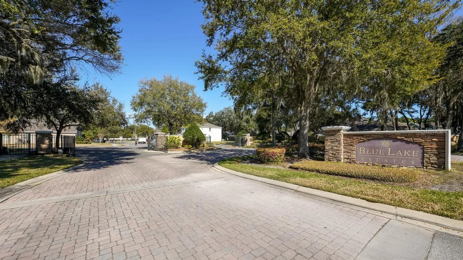 201 W Blue Water Edge Drive Eustis FL 32736