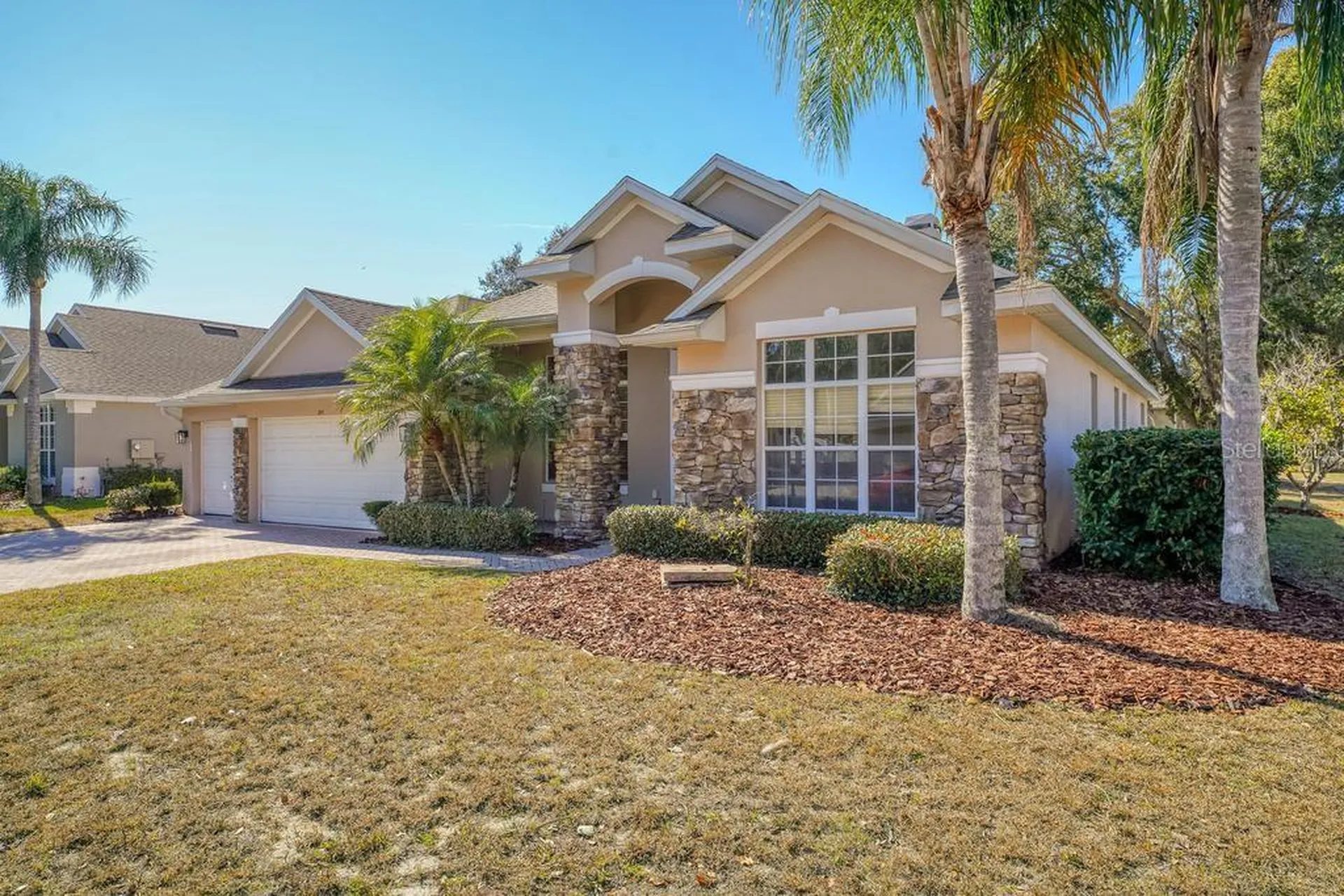 201 W Blue Water Edge Drive Eustis FL 32736