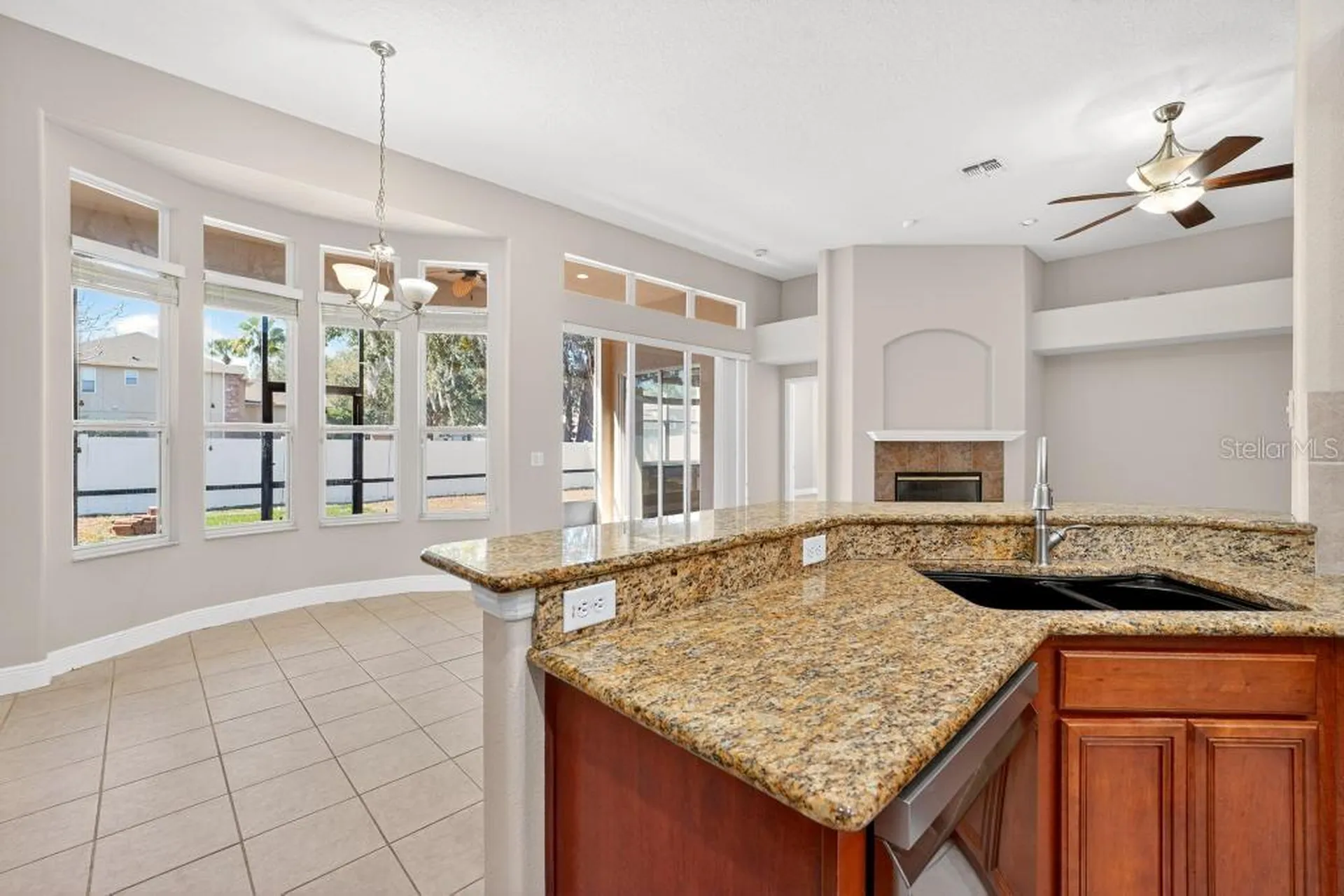 201 W Blue Water Edge Drive Eustis FL 32736