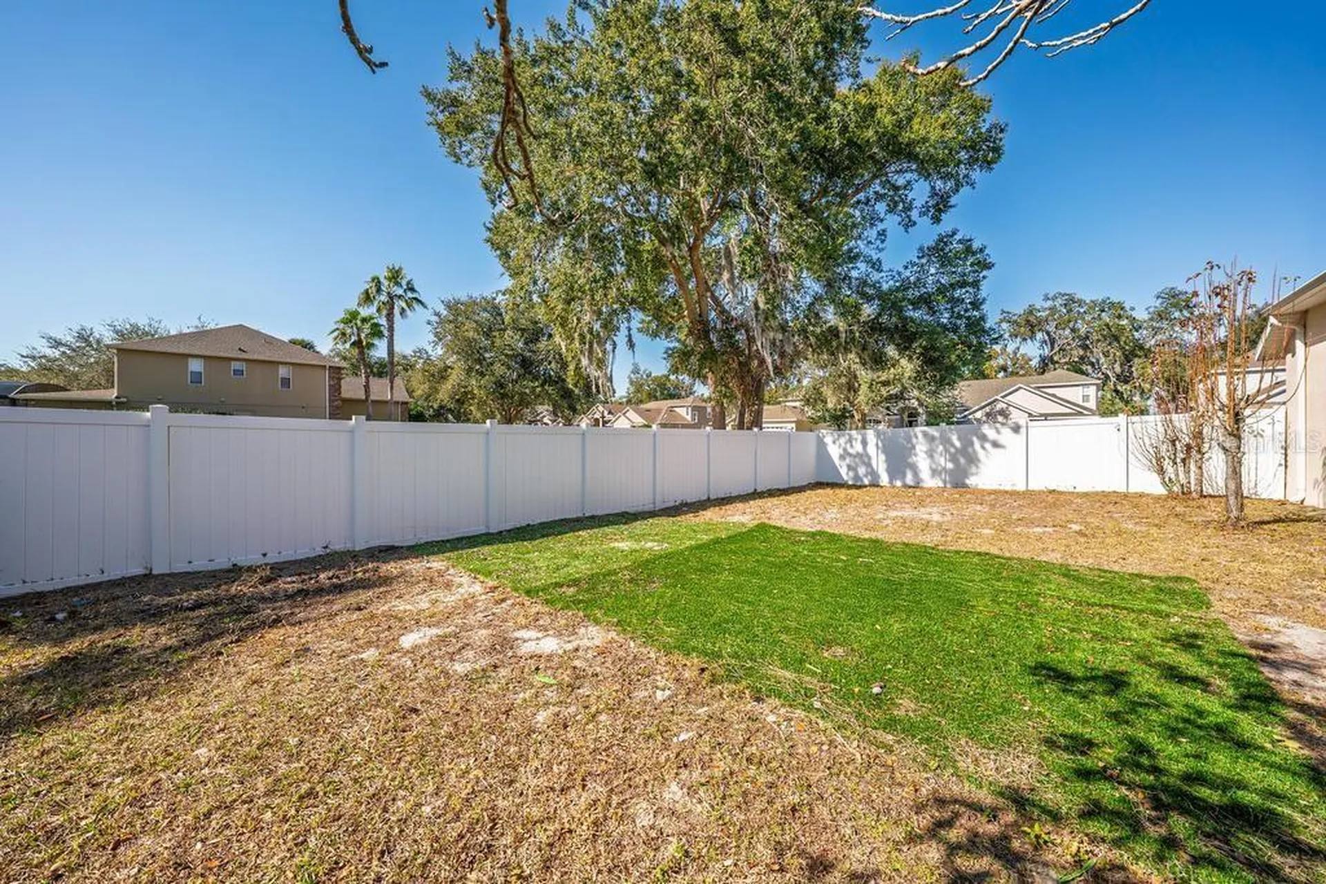 201 W Blue Water Edge Drive Eustis FL 32736