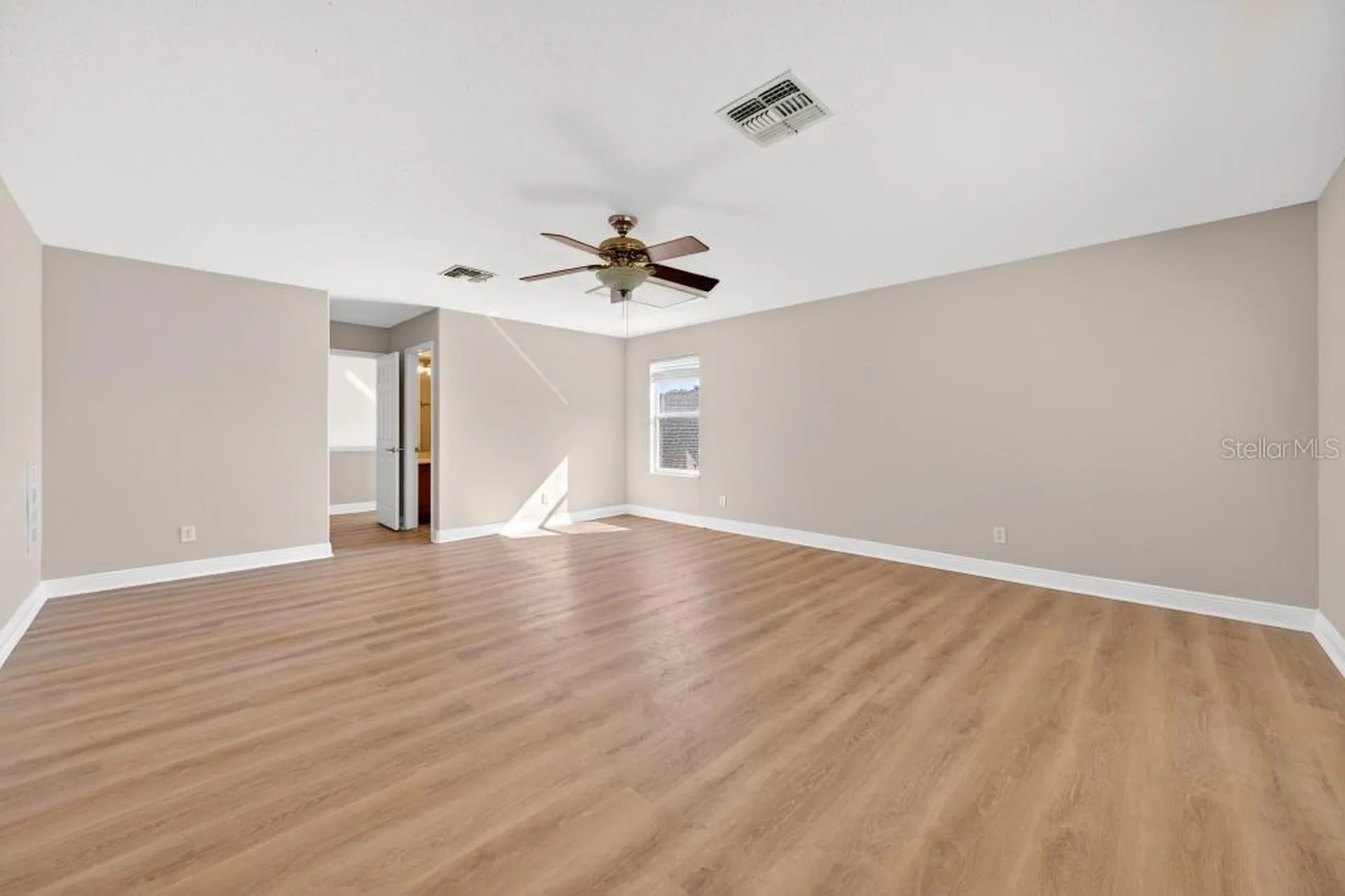 201 W Blue Water Edge Drive Eustis FL 32736