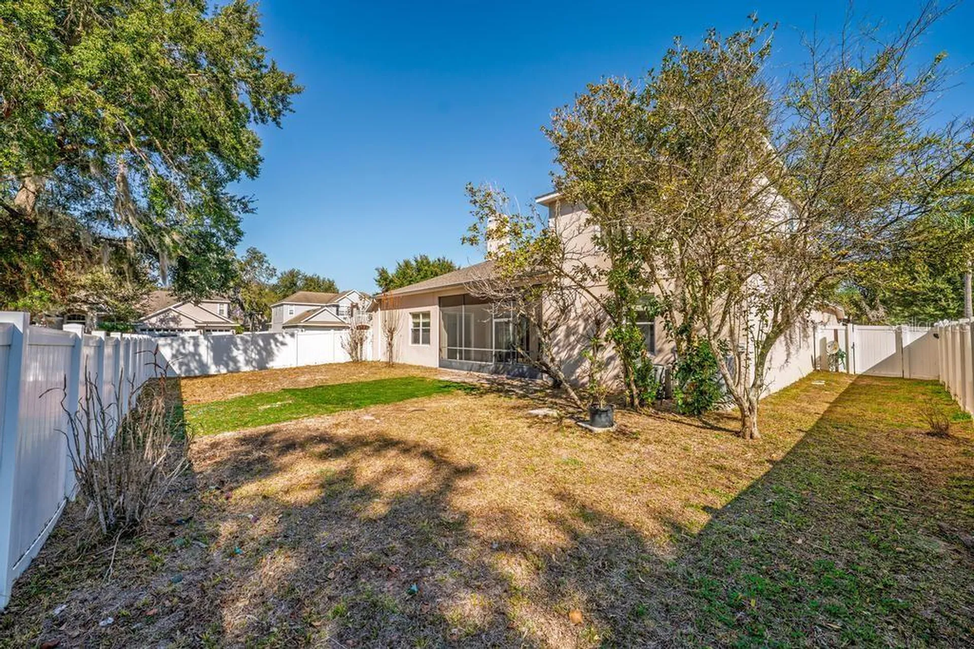 201 W Blue Water Edge Drive Eustis FL 32736