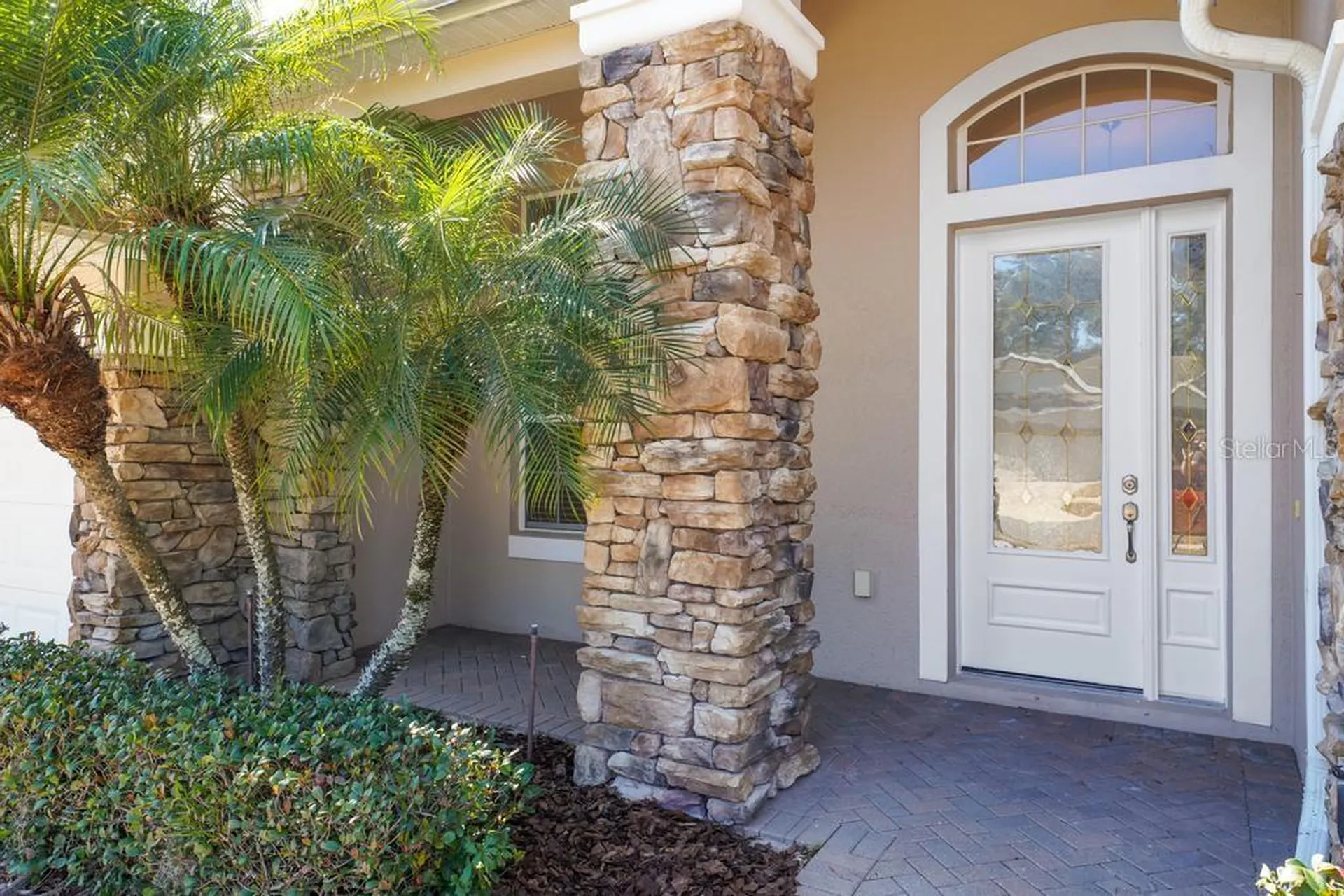 201 W Blue Water Edge Drive Eustis FL 32736