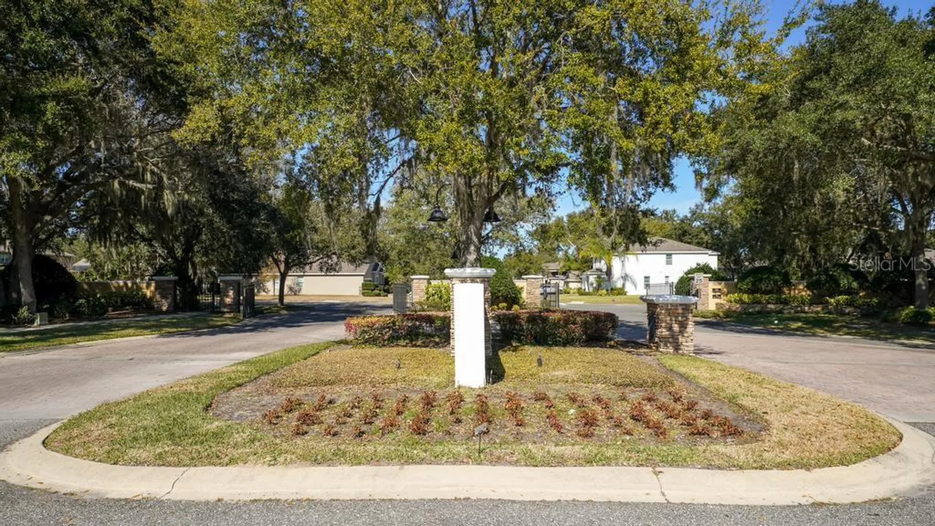 201 W Blue Water Edge Drive Eustis FL 32736