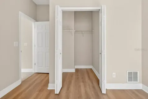 201 W Blue Water Edge Drive Eustis FL 32736
