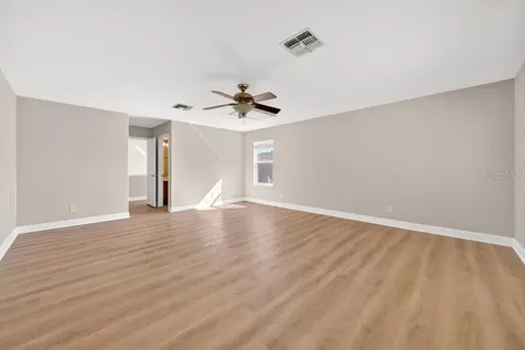 201 W Blue Water Edge Drive Eustis FL 32736