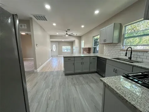 1218 13th Avenue S St Petersburg FL 33705