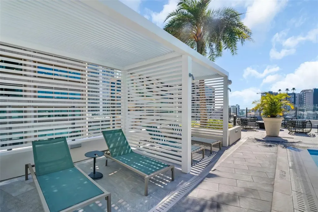 275 1st Avenue S St Petersburg FL 33701