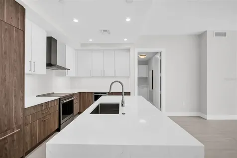 275 1st Avenue S St Petersburg FL 33701