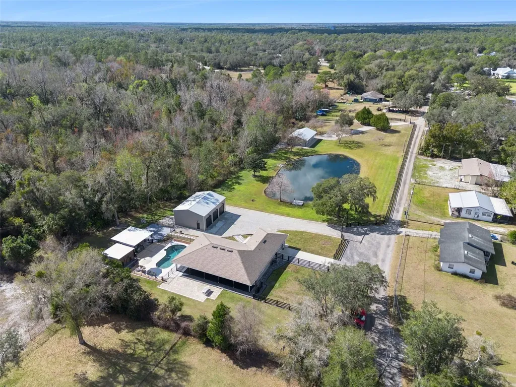 323 Mclain Lane Geneva FL 32732