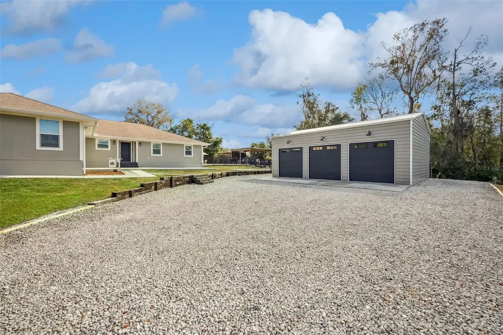 323 Mclain Lane Geneva FL 32732