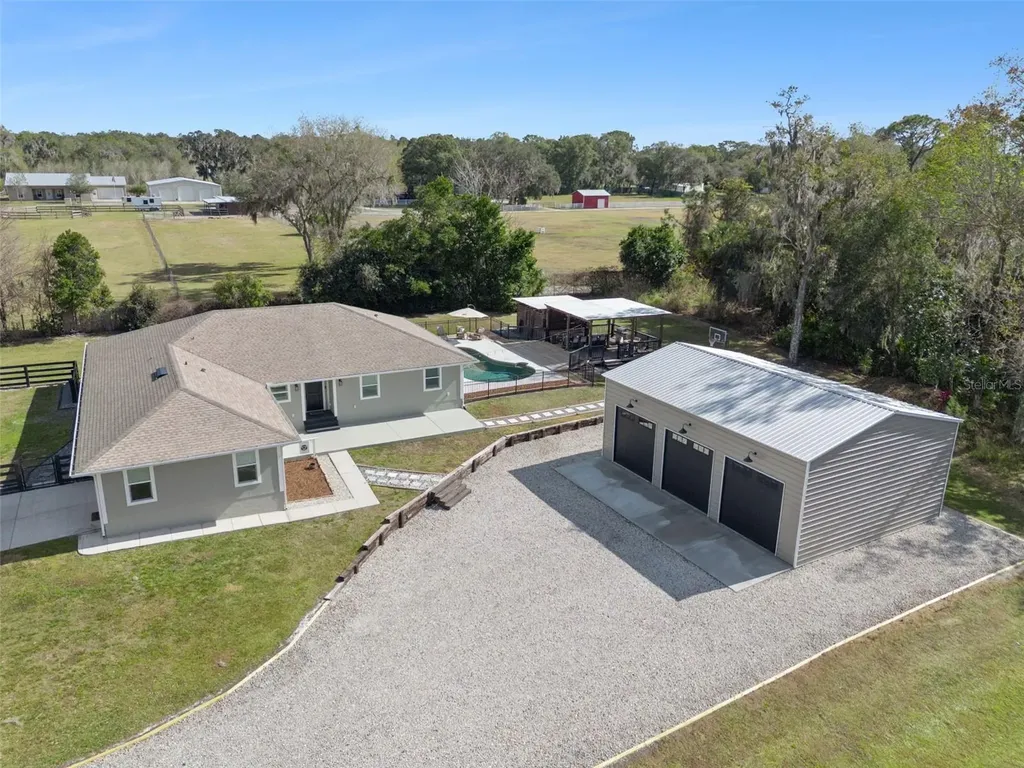 323 Mclain Lane Geneva FL 32732