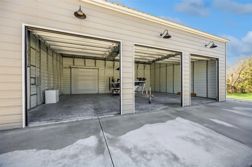 323 Mclain Lane Geneva FL 32732