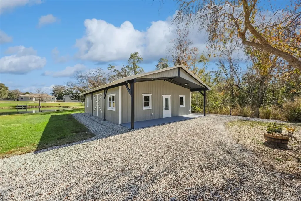 323 Mclain Lane Geneva FL 32732