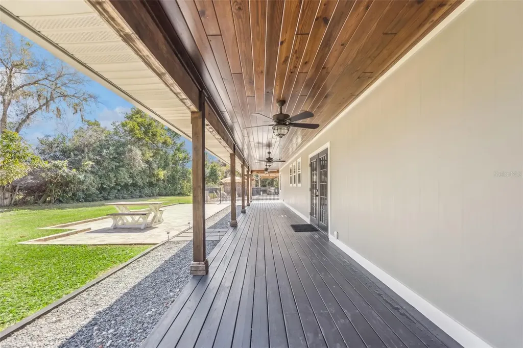 323 Mclain Lane Geneva FL 32732