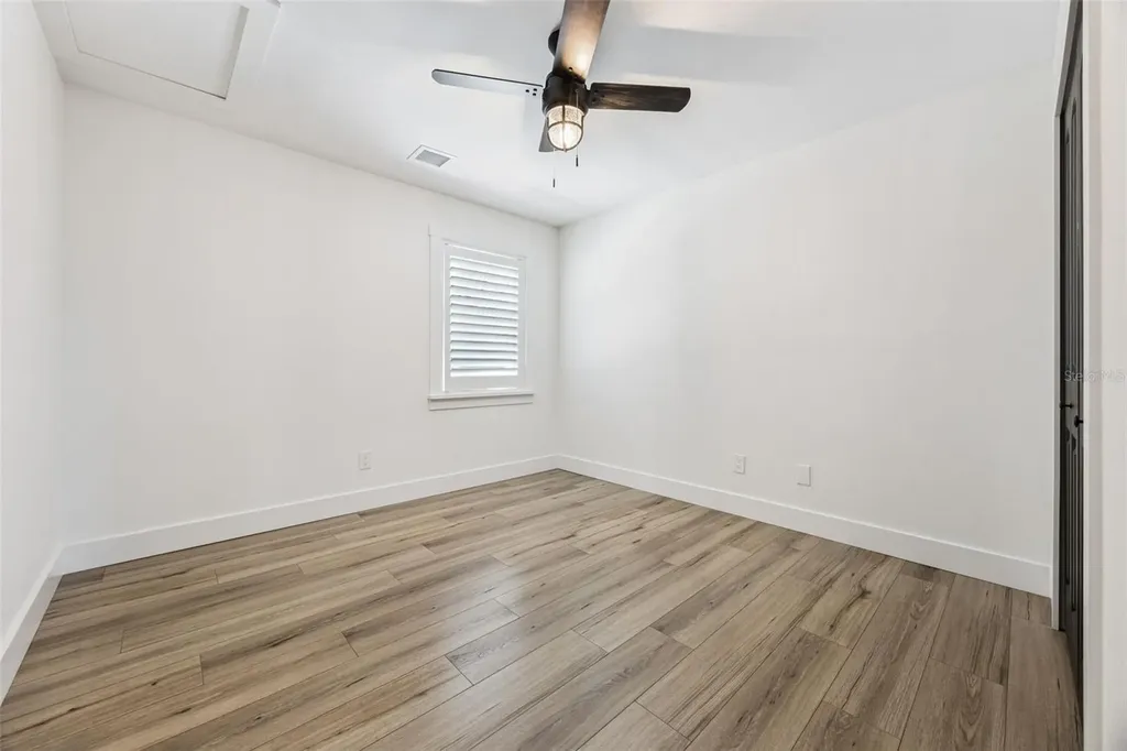 323 Mclain Lane Geneva FL 32732
