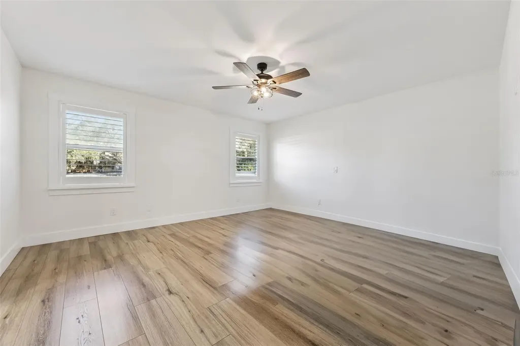 323 Mclain Lane Geneva FL 32732