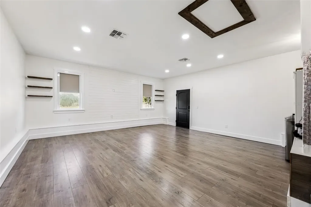 323 Mclain Lane Geneva FL 32732