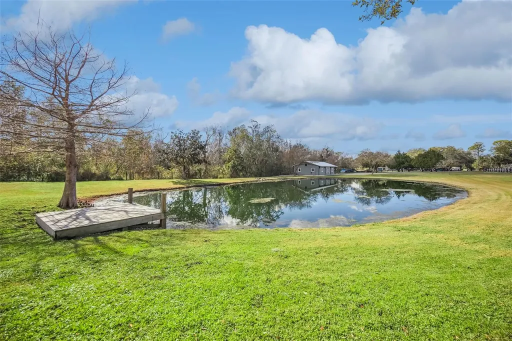 323 Mclain Lane Geneva FL 32732