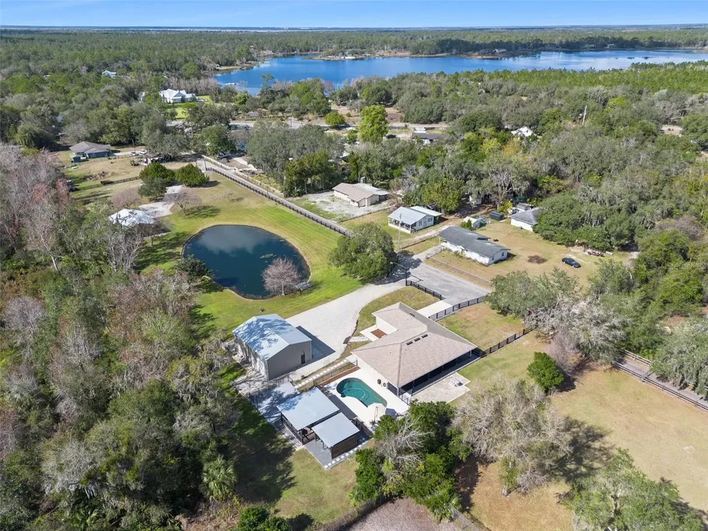 323 Mclain Lane Geneva FL 32732