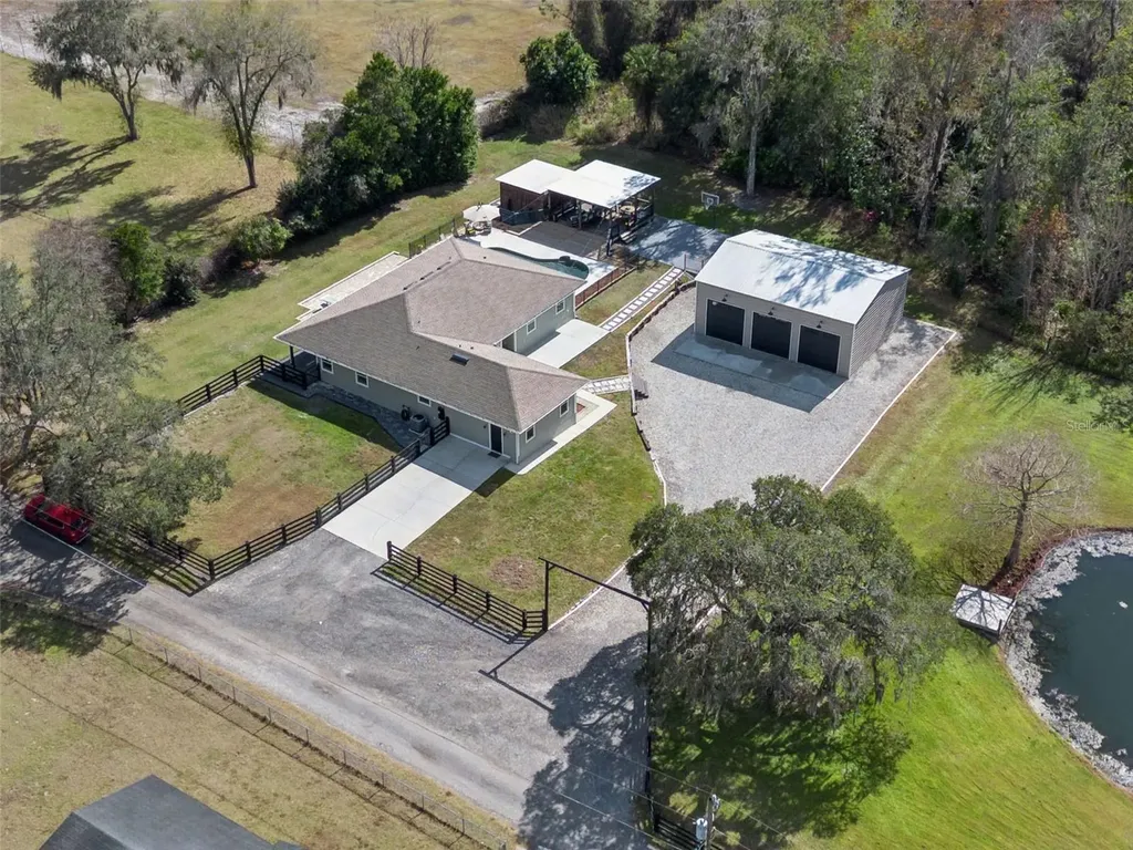 323 Mclain Lane Geneva FL 32732