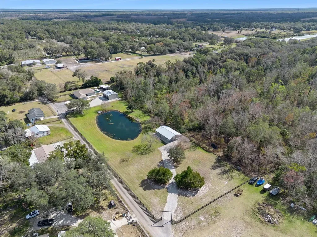 323 Mclain Lane Geneva FL 32732