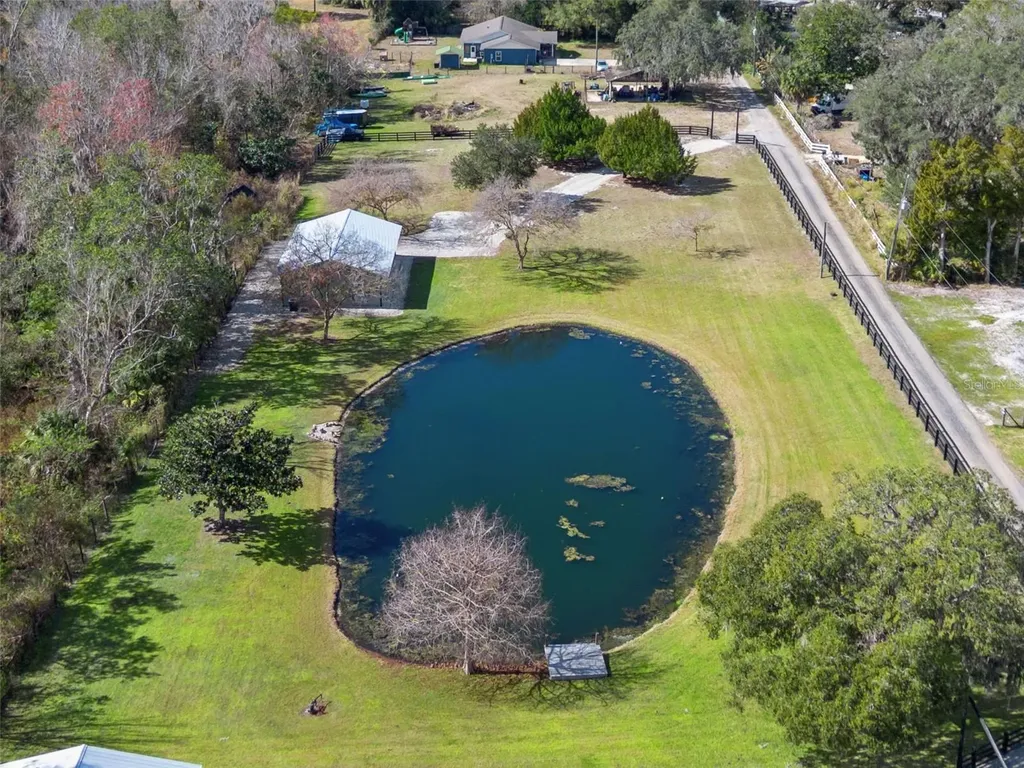 323 Mclain Lane Geneva FL 32732